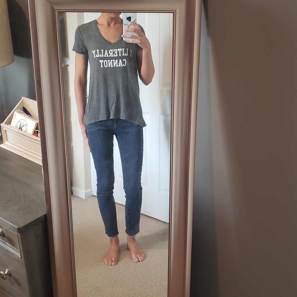 Gray tshirt